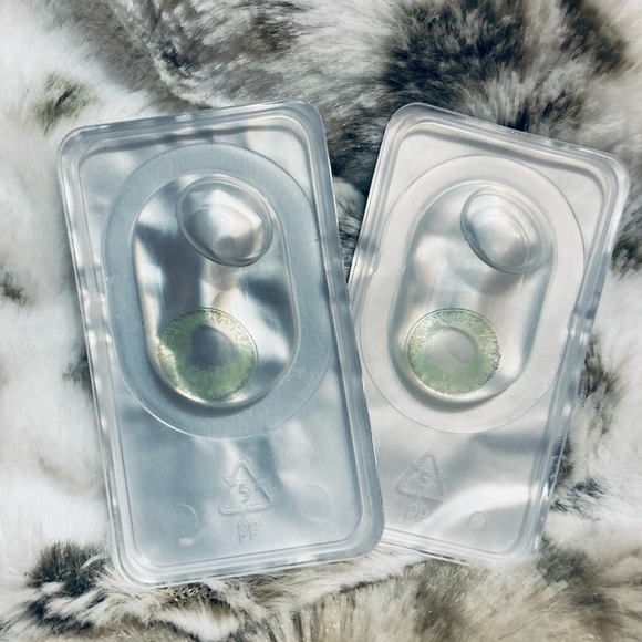 Lenses Genstone green NWT free case - Picture 7 of 11